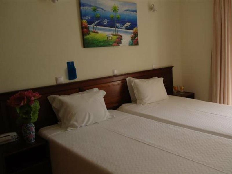 Boutique Hotel Marina S. Roque Lagos Zewnętrze zdjęcie